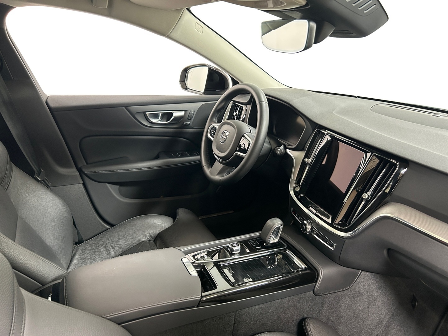 VOLVO V60 2024