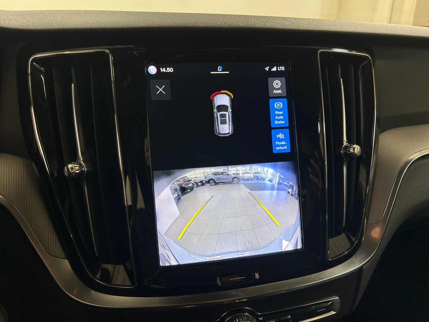 VOLVO V60 2024