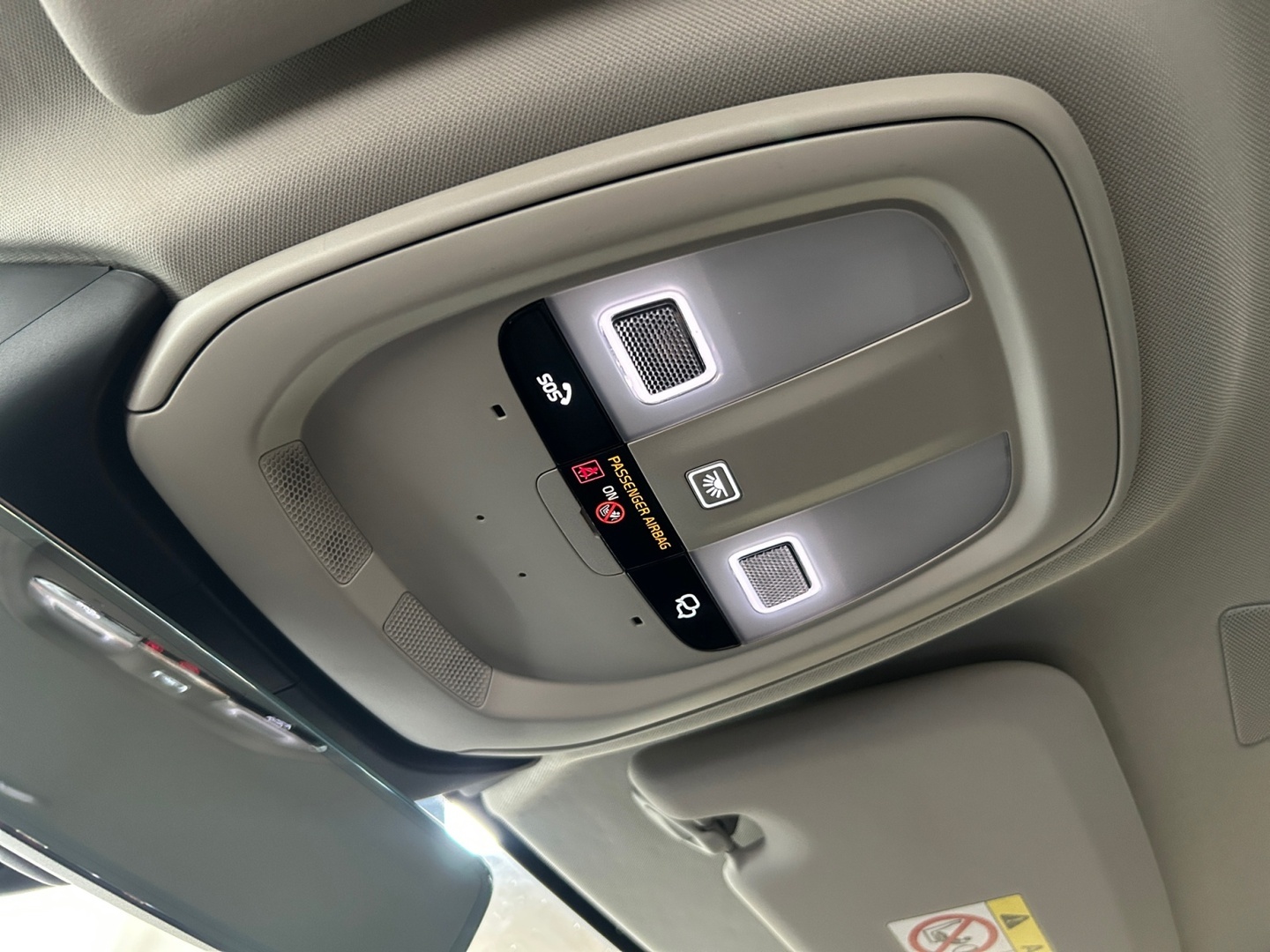 VOLVO V60 2024