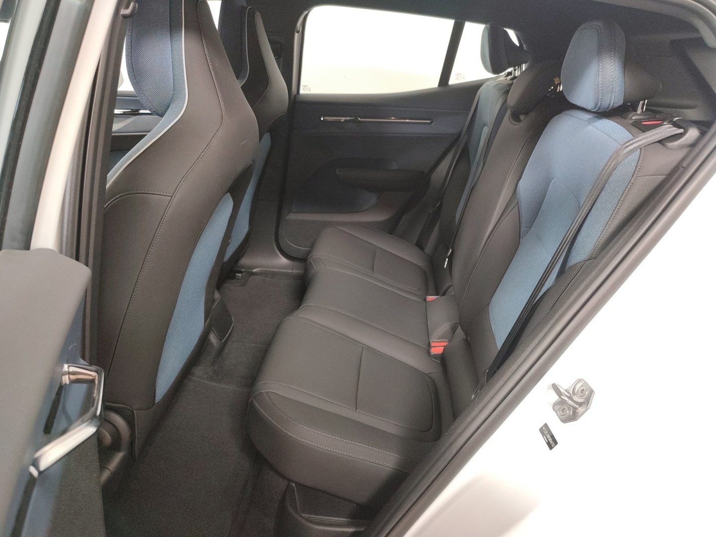 VOLVO EX30 2024