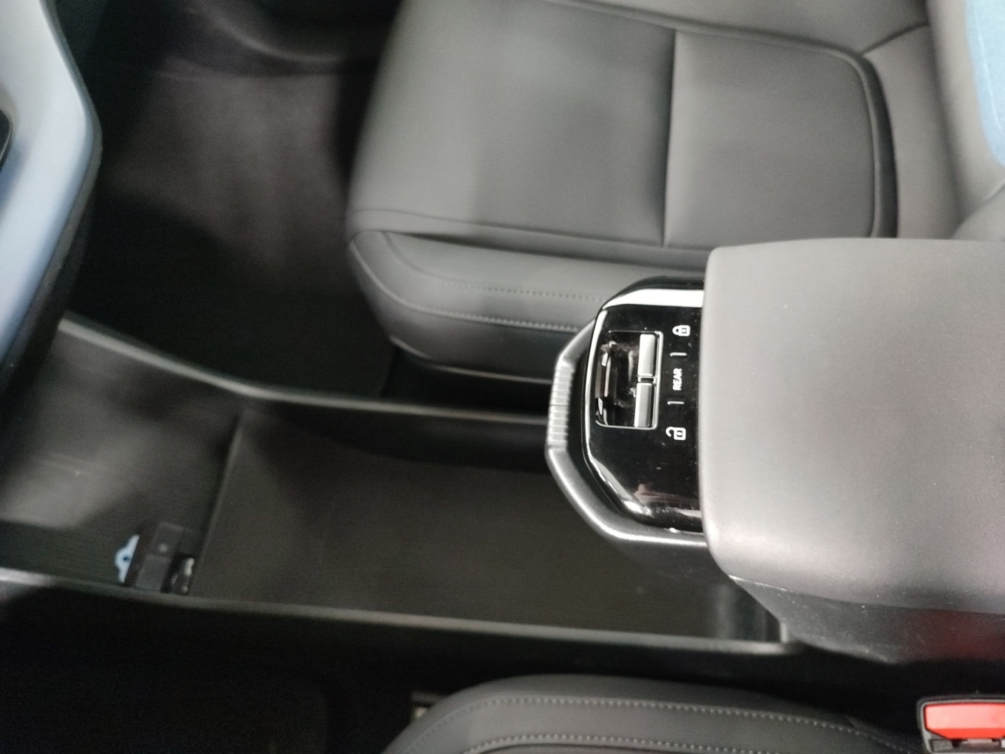 VOLVO EX30 2024