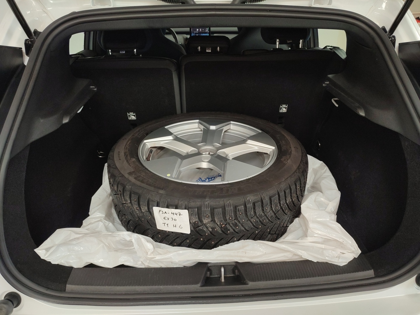 VOLVO EX30 2024