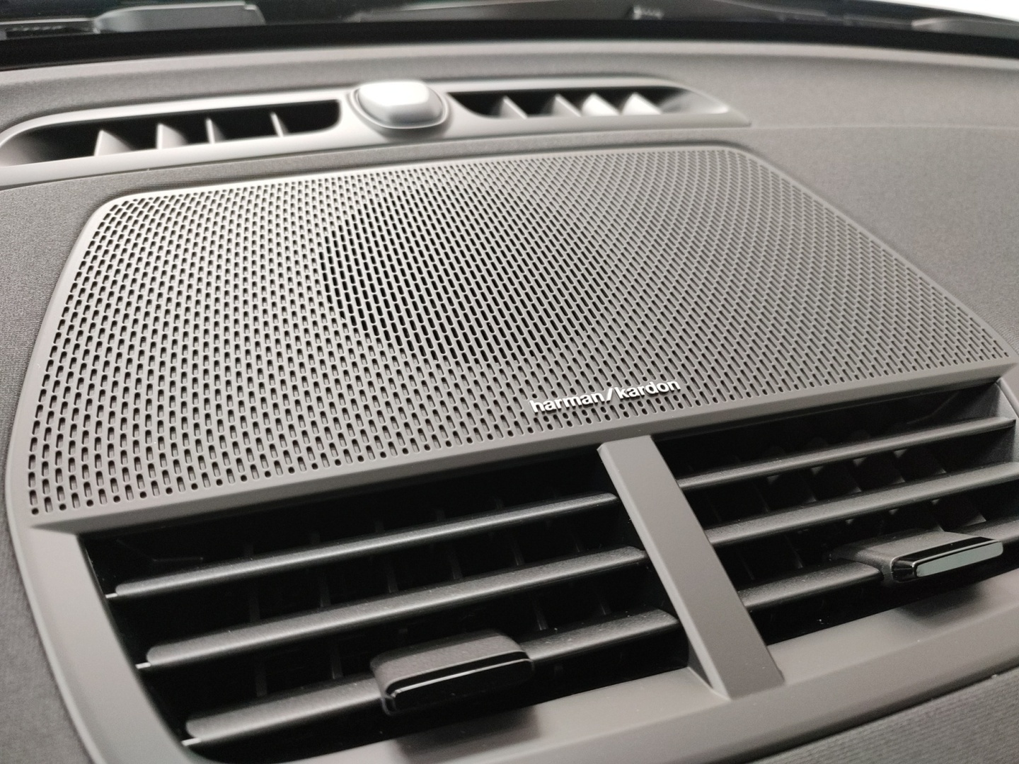 POLESTAR 2 19