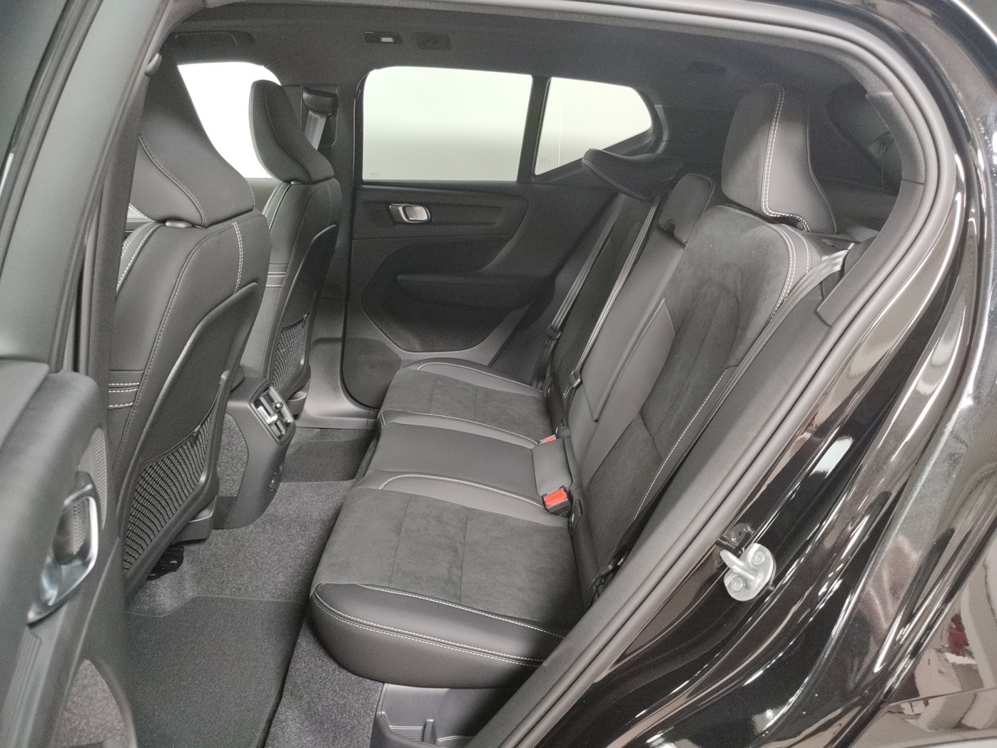 VOLVO EX40 2027