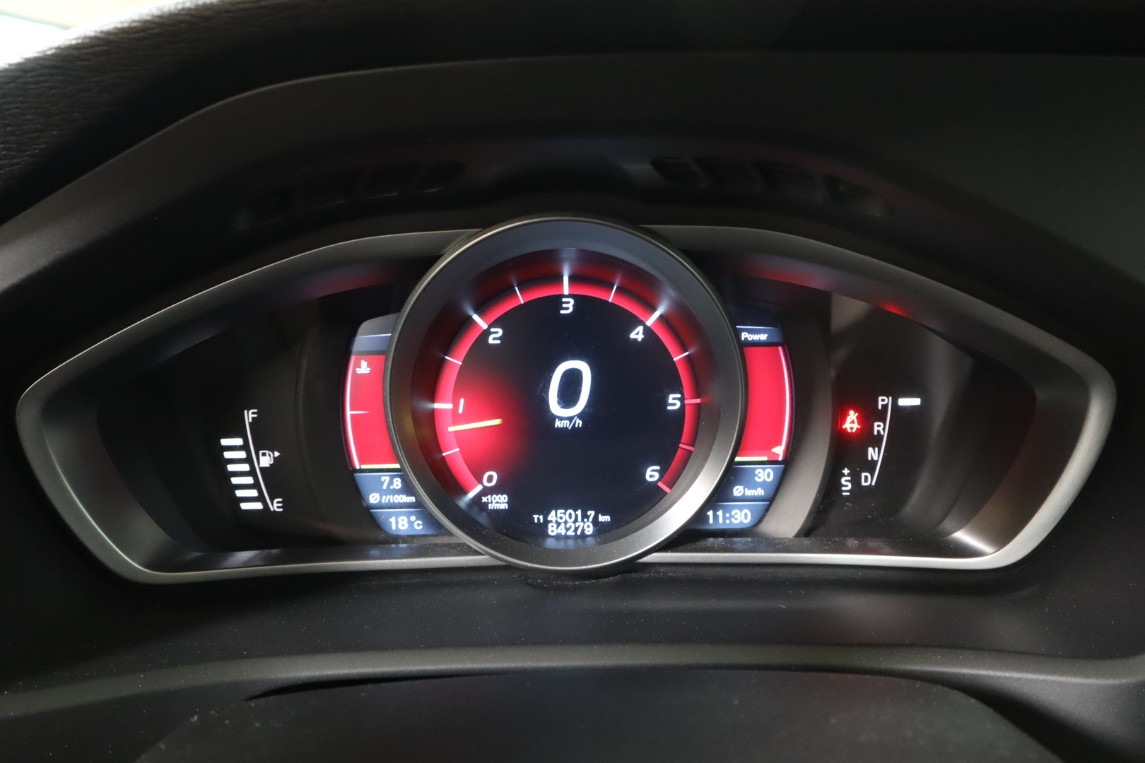 VOLVO V40 CROSS COUNTRY 2013