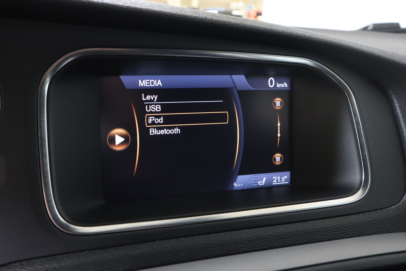 VOLVO V40 CROSS COUNTRY 2013