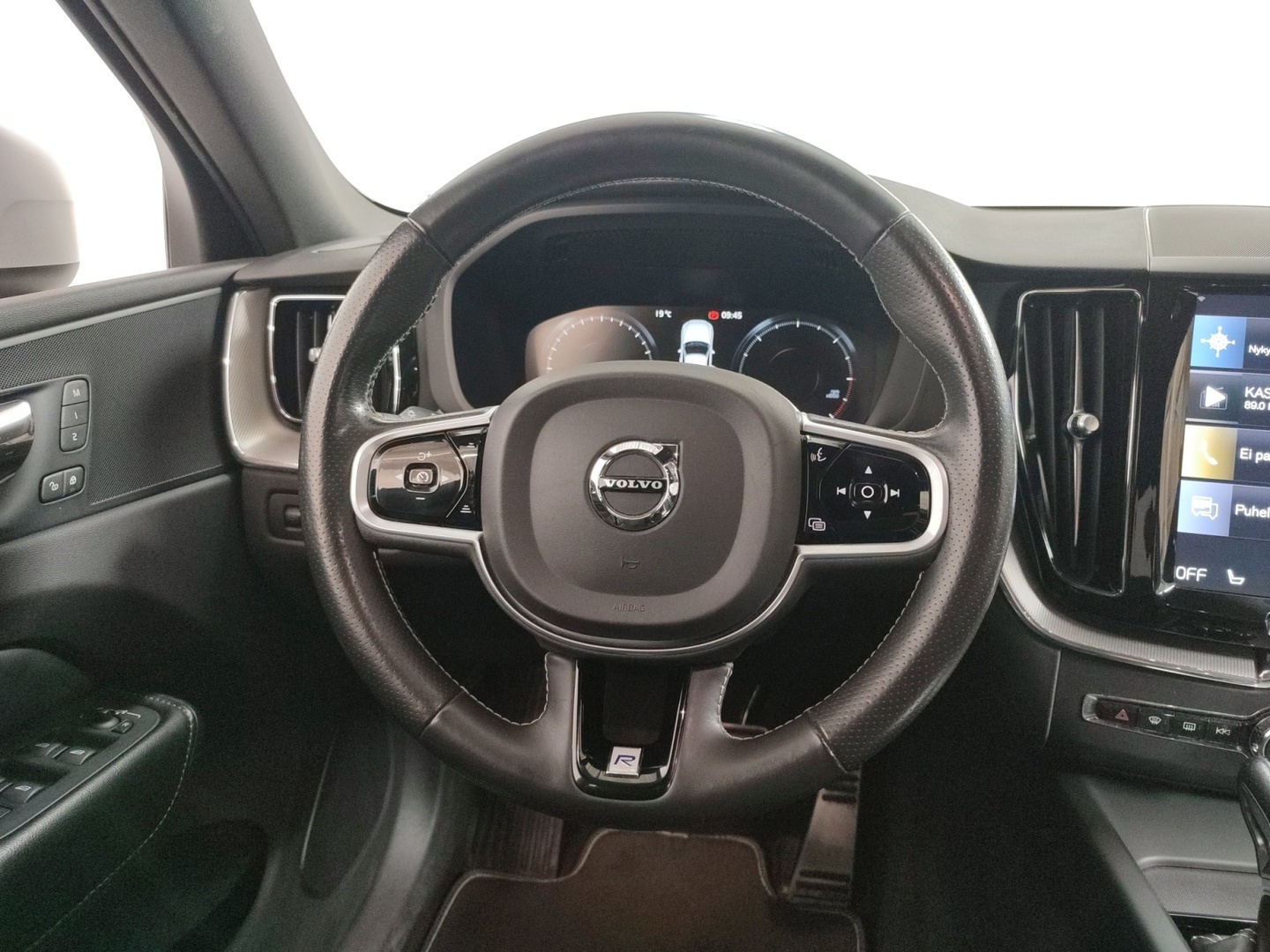 VOLVO XC60 2018