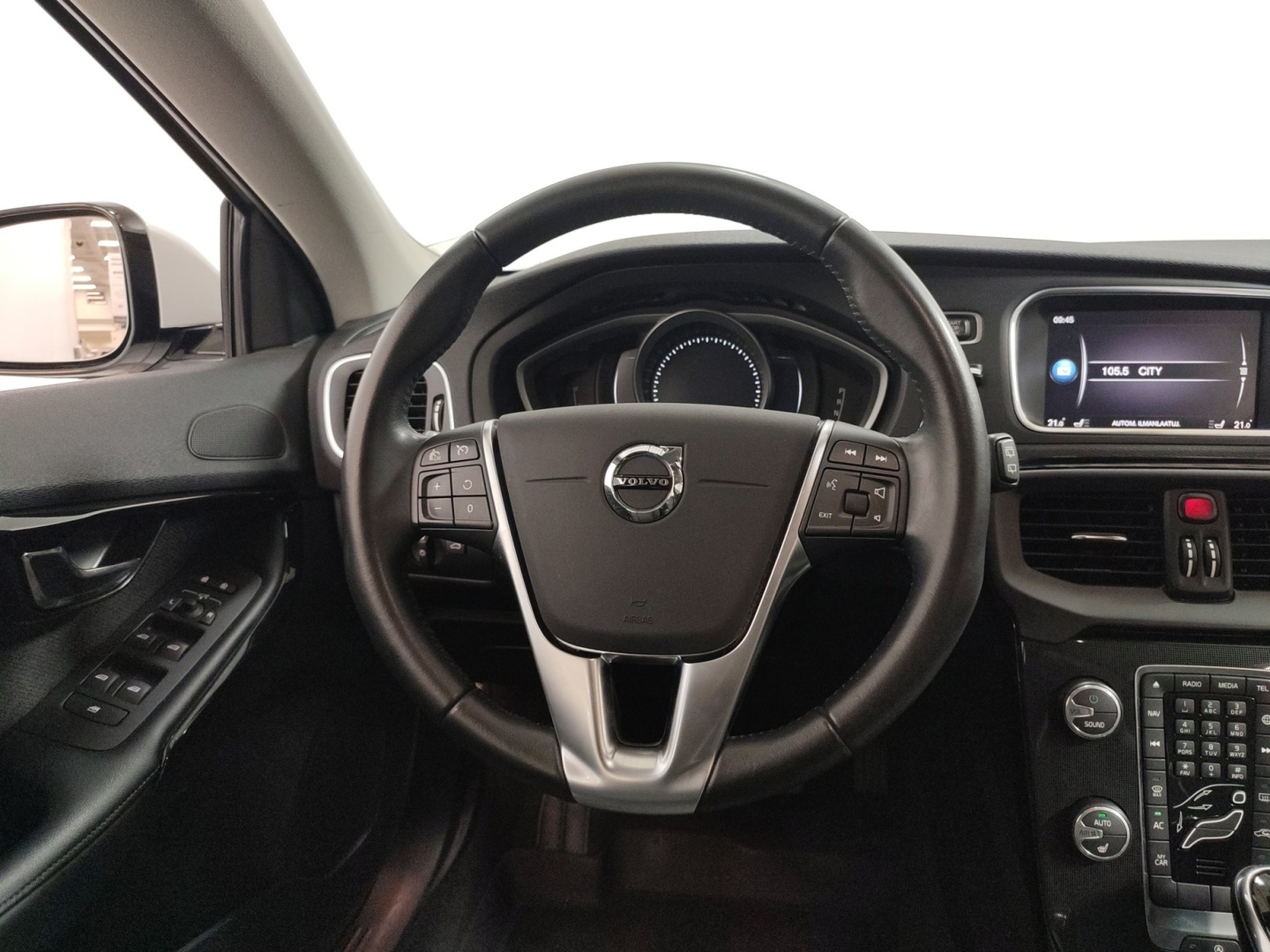 VOLVO V40 2019
