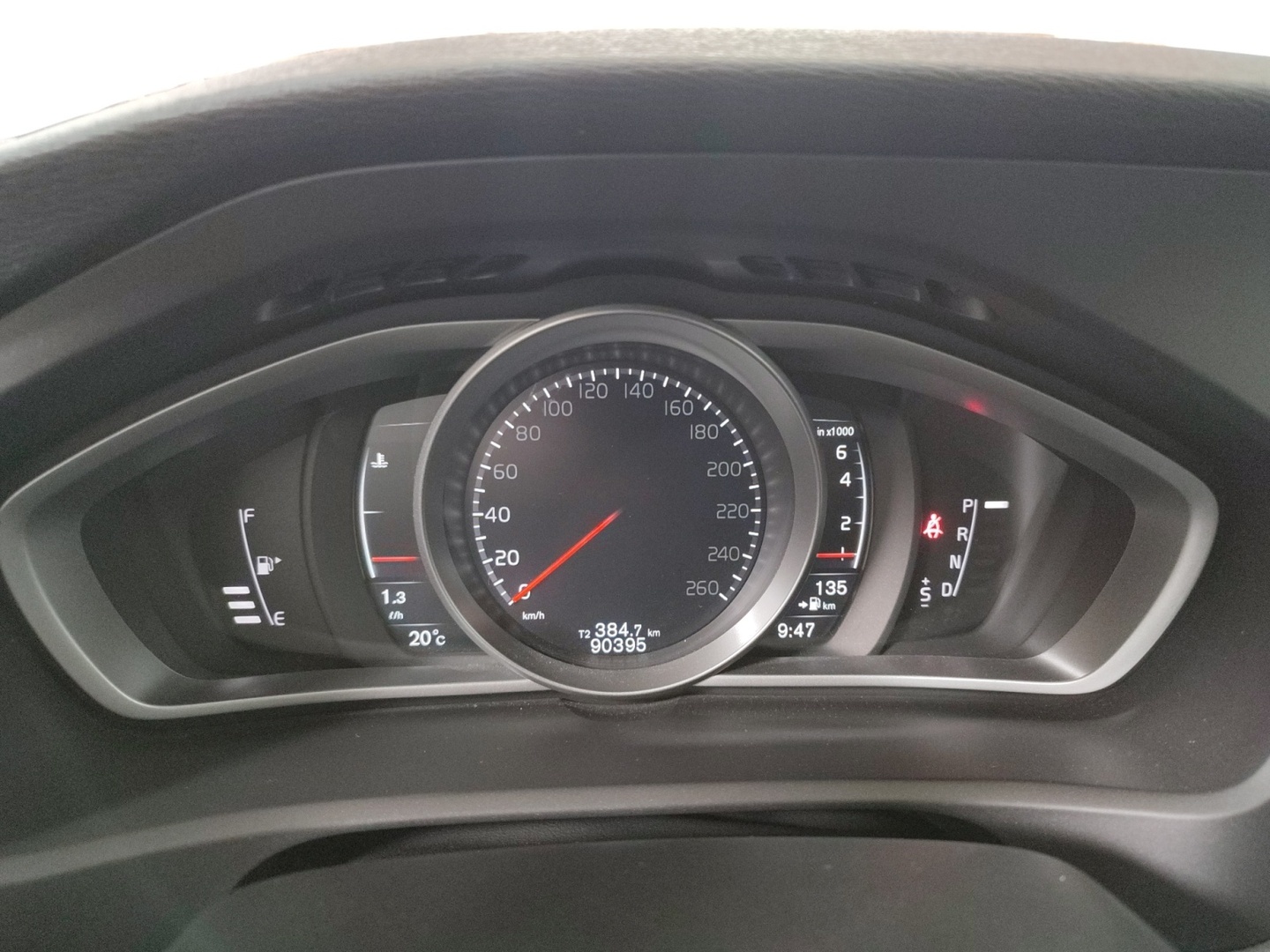 VOLVO V40 2019