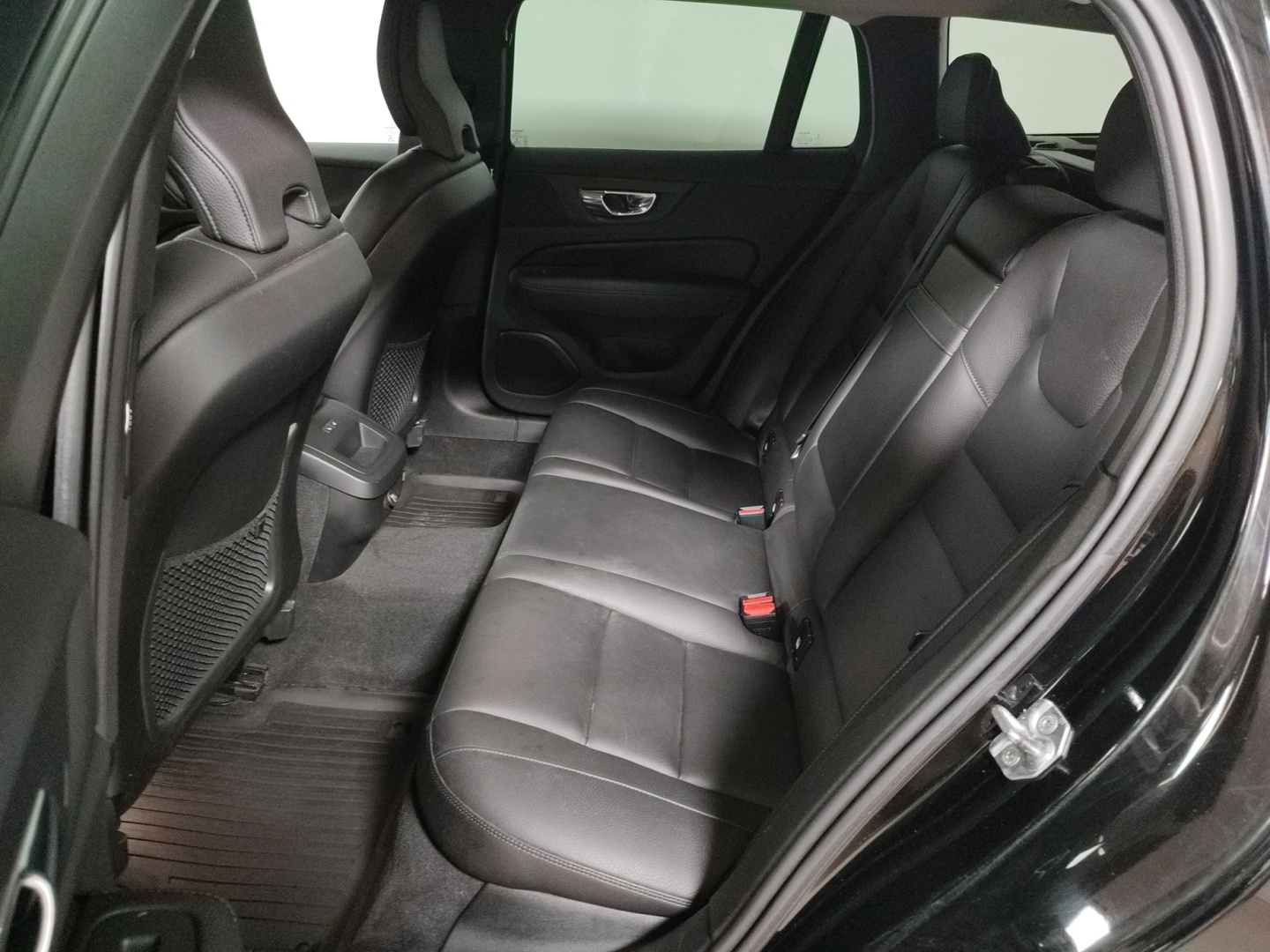 VOLVO V60 2020