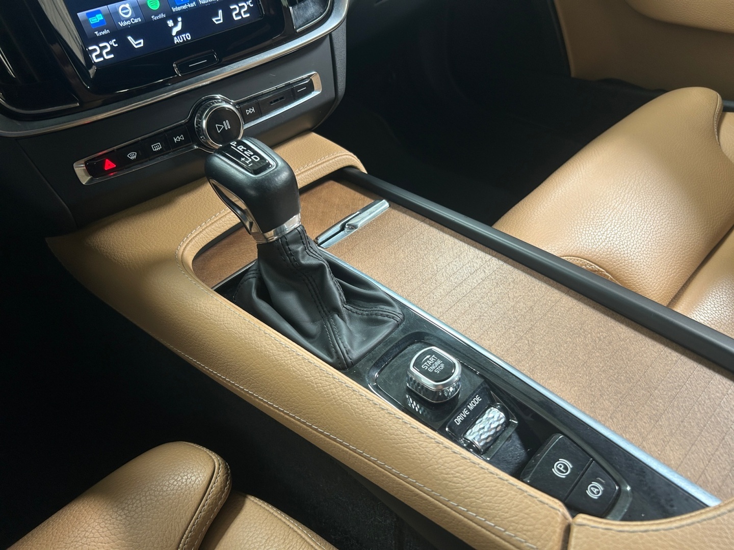 VOLVO V90 2020