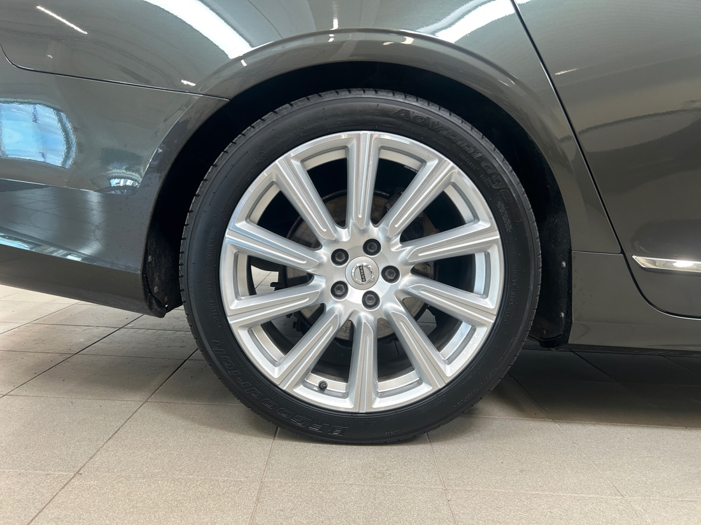 VOLVO V90 2020