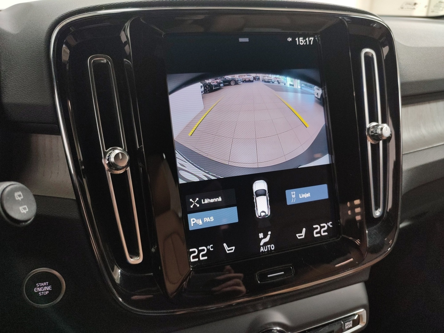 VOLVO XC40 2022