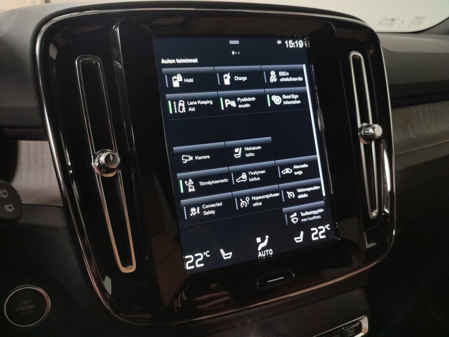 VOLVO XC40 2022