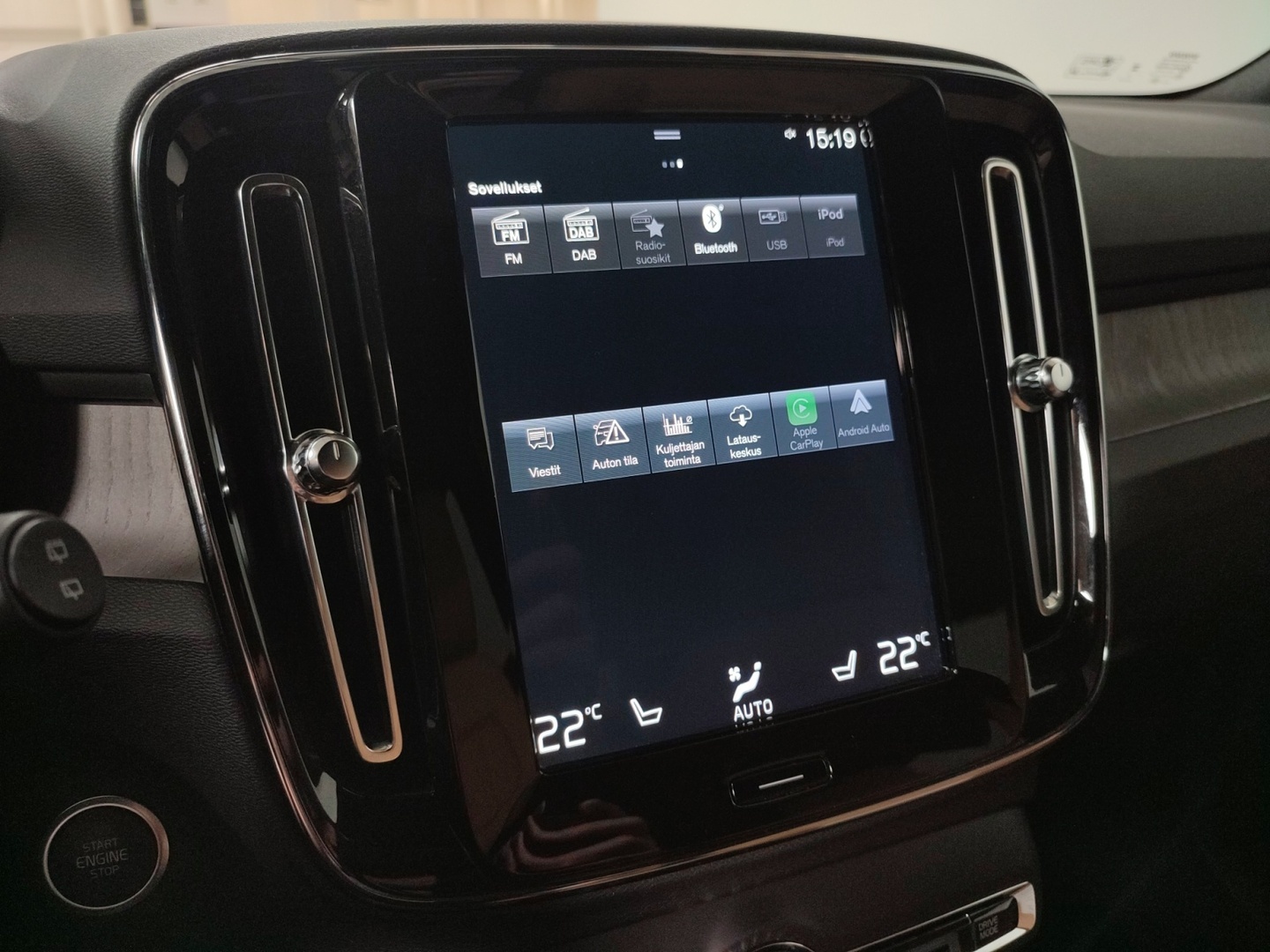 VOLVO XC40 2022