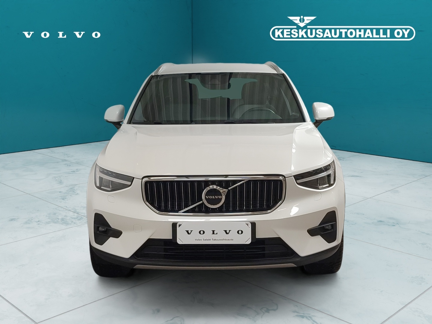 VOLVO XC40 2023