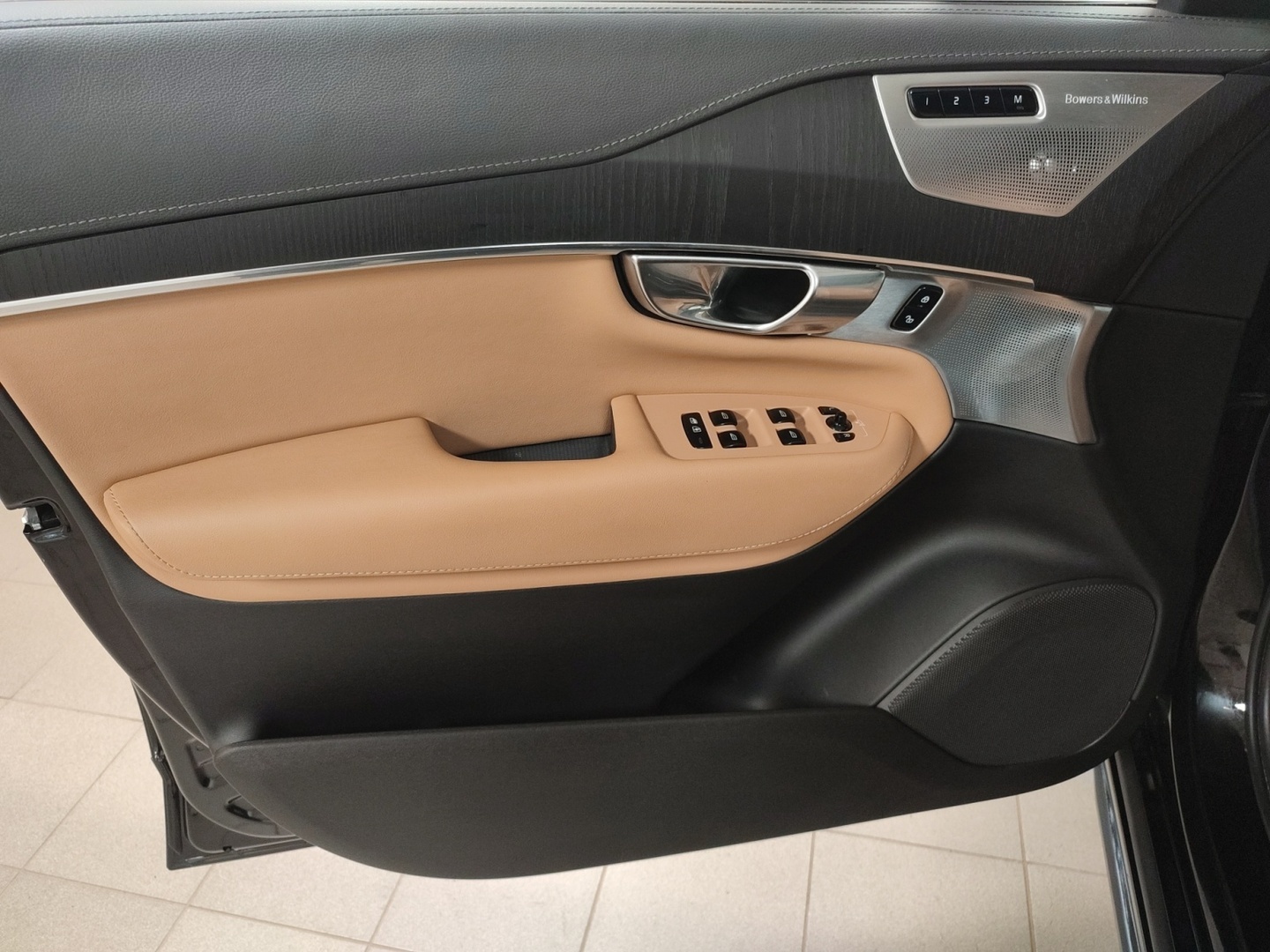 VOLVO XC90 2023