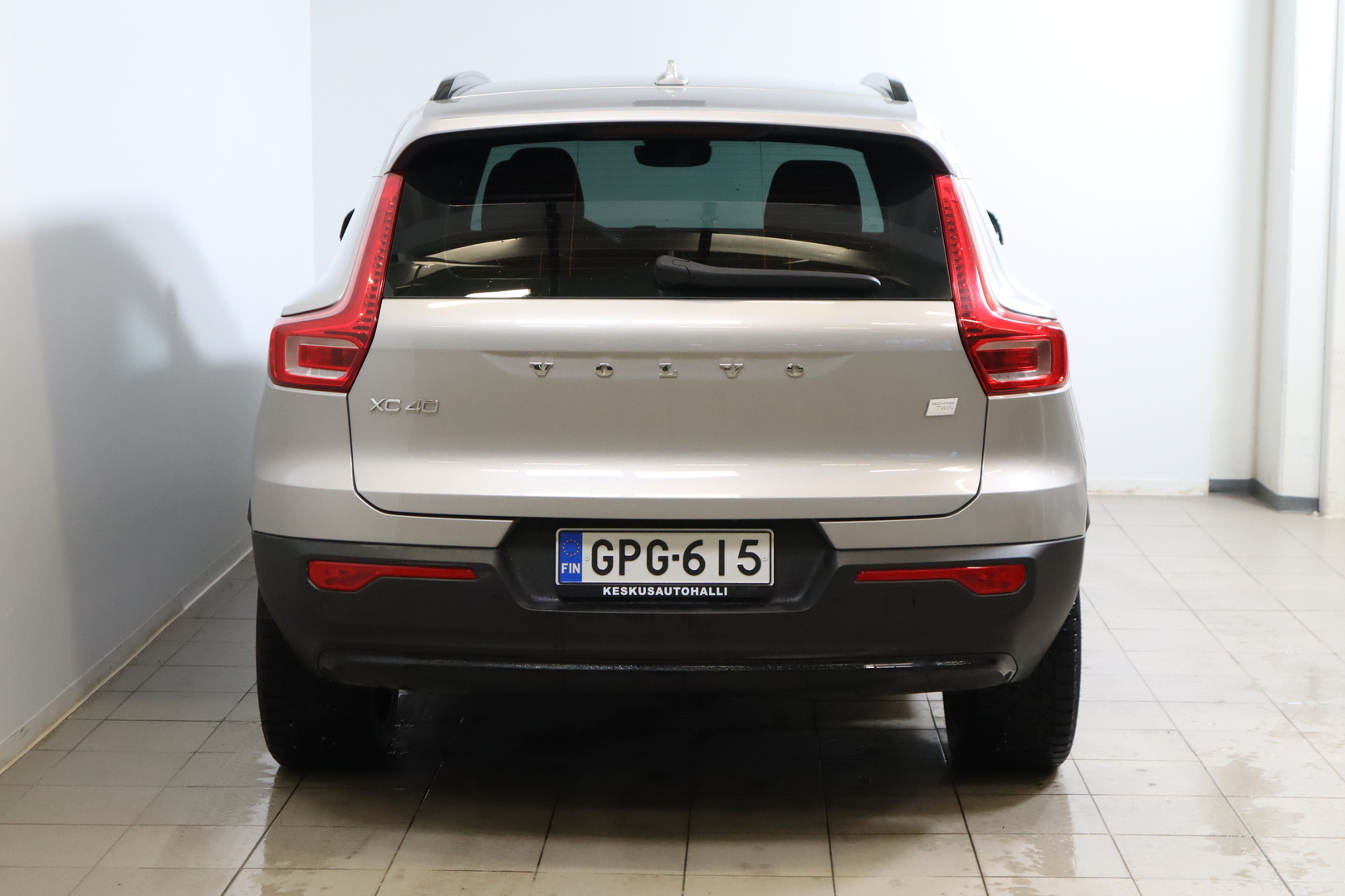 VOLVO XC40 2023