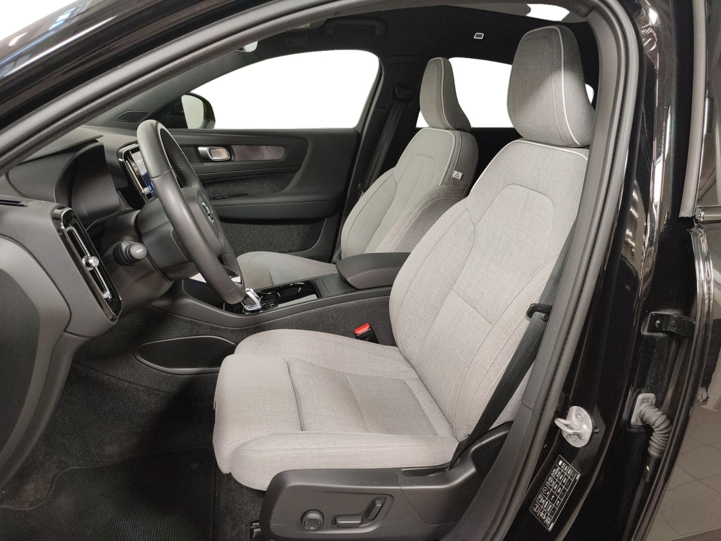 VOLVO C40 2024