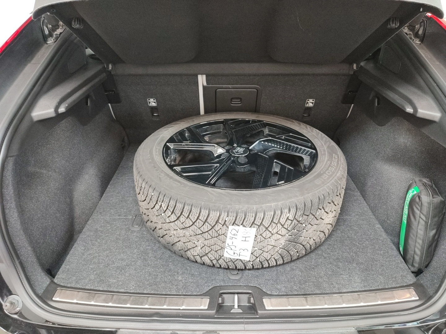 VOLVO C40 2024