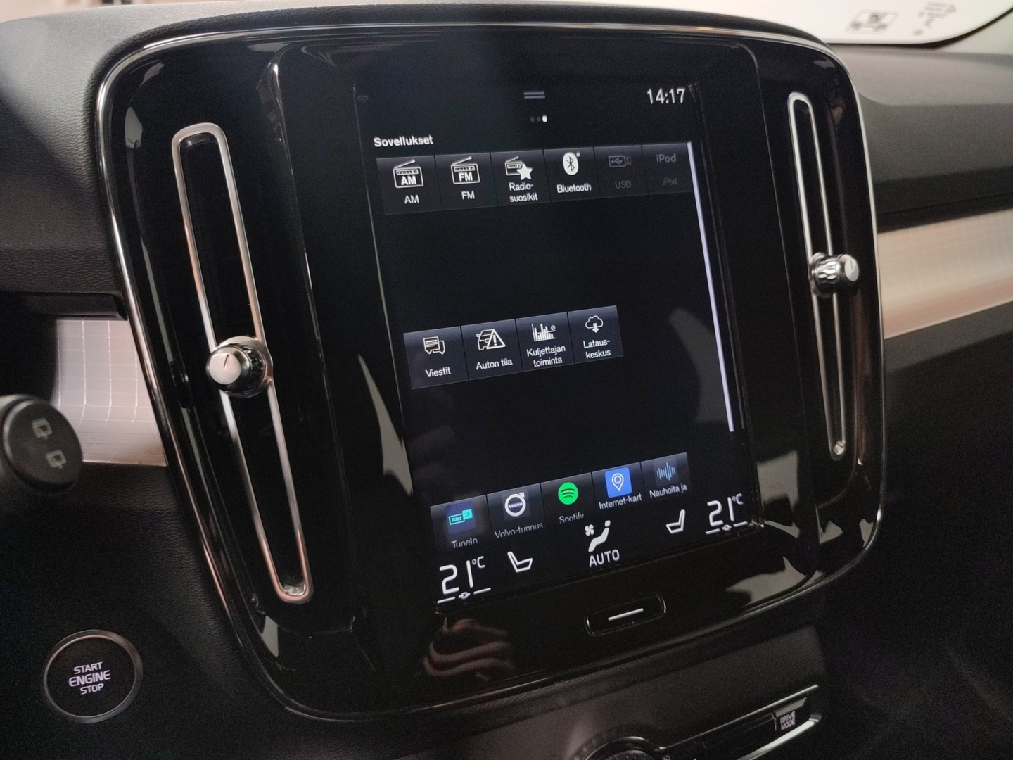 VOLVO XC40 2019