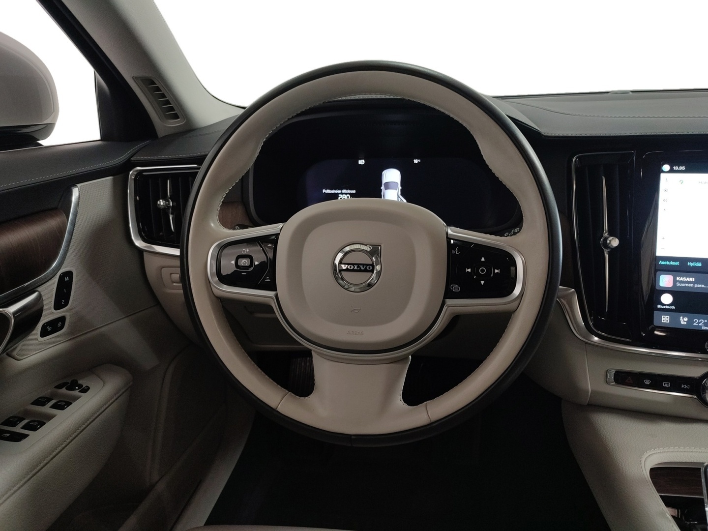 VOLVO V90 2022