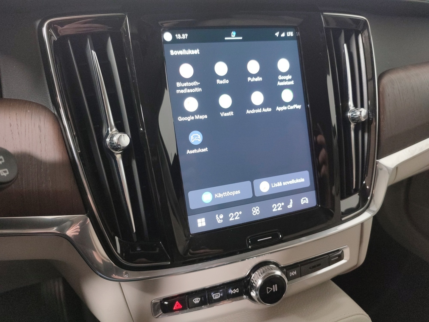 VOLVO V90 2022