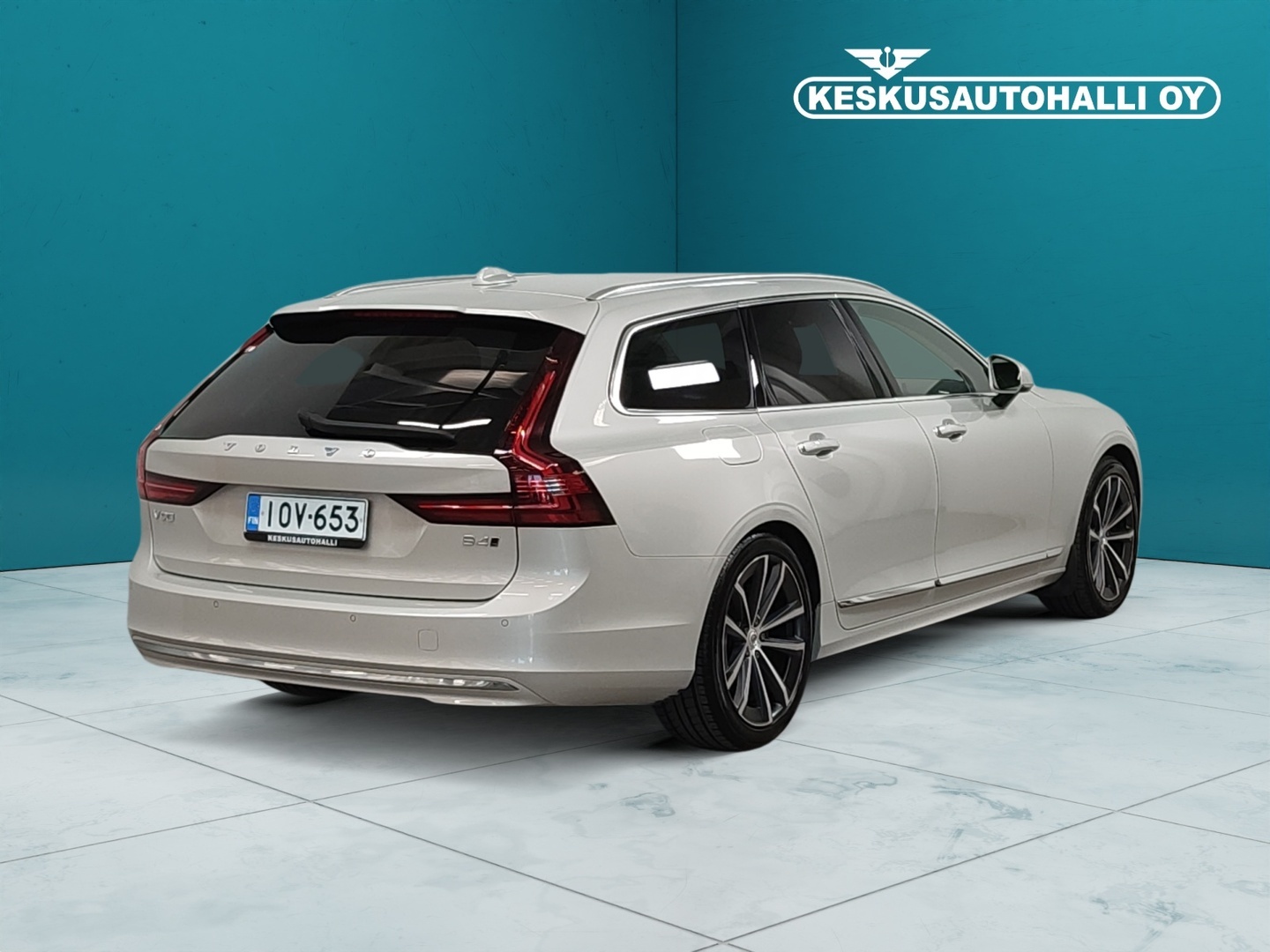 VOLVO V90 2022