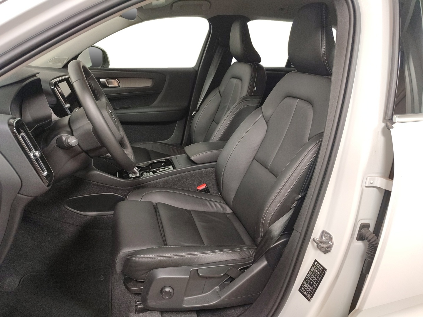 VOLVO XC40 2022