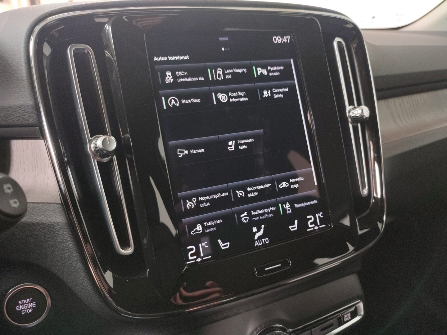 VOLVO XC40 2022