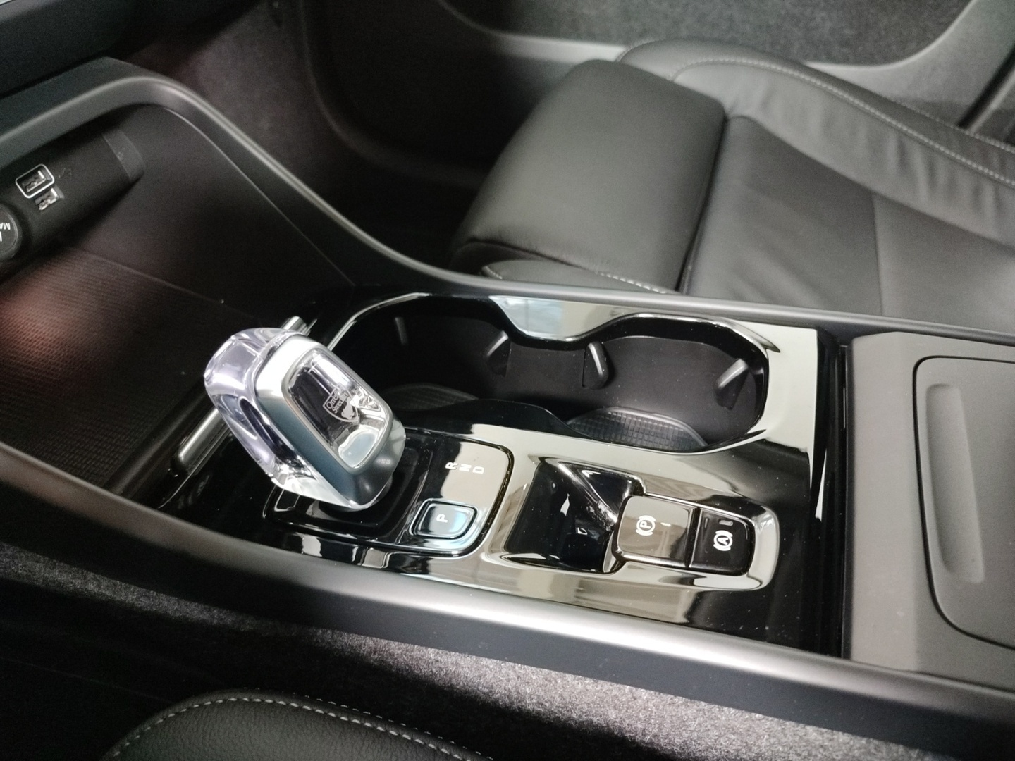 VOLVO XC40 2022