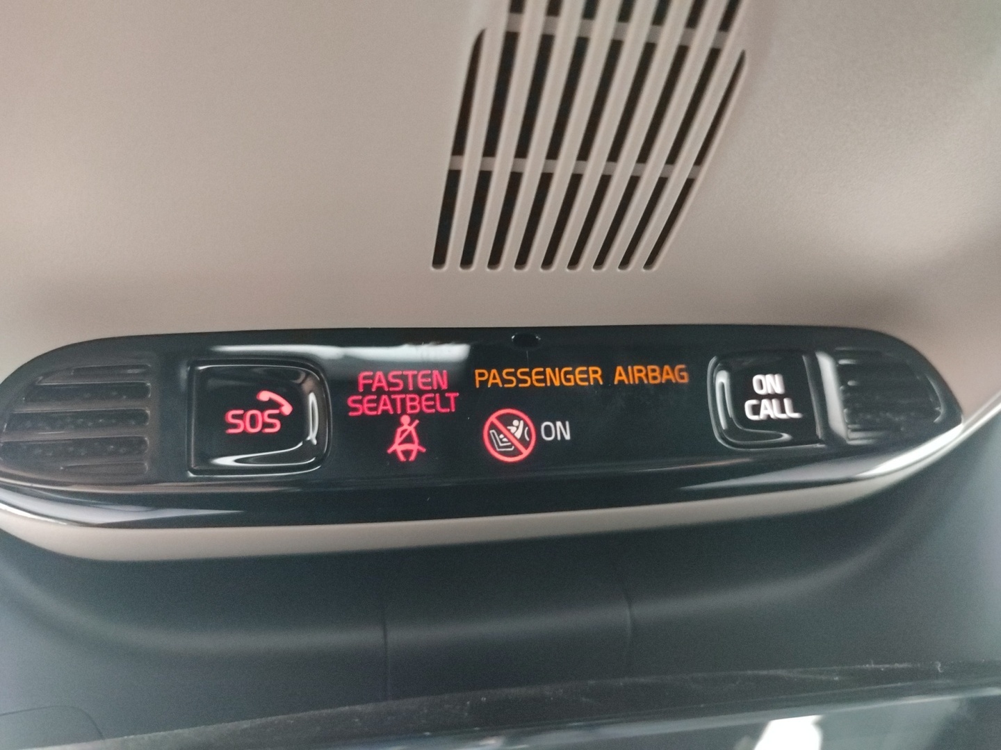 VOLVO XC40 2022