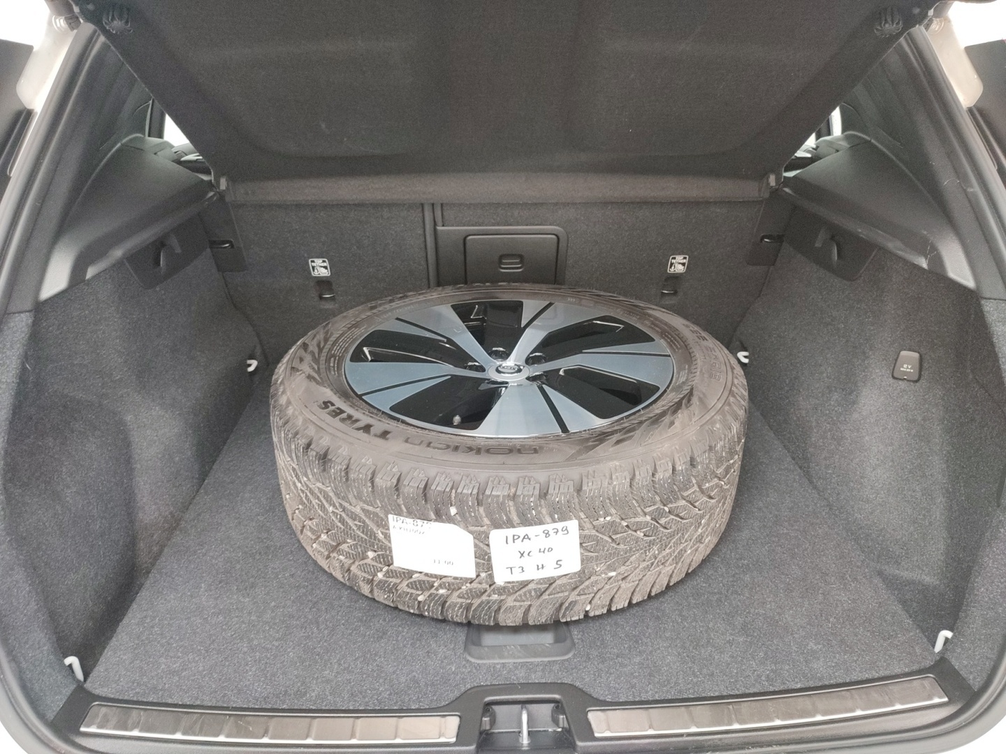 VOLVO XC40 2022