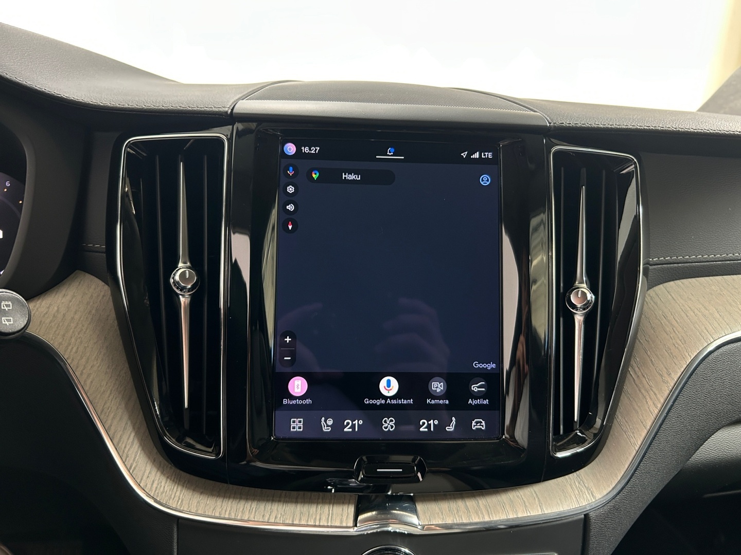 VOLVO XC60 2022