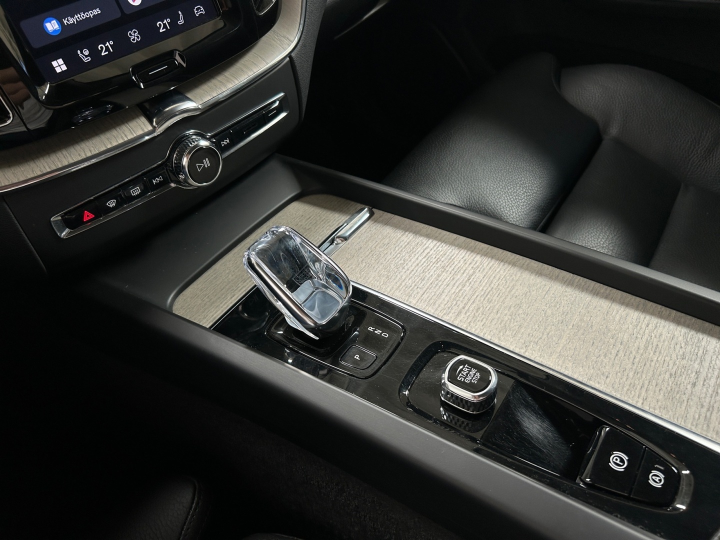 VOLVO XC60 2022