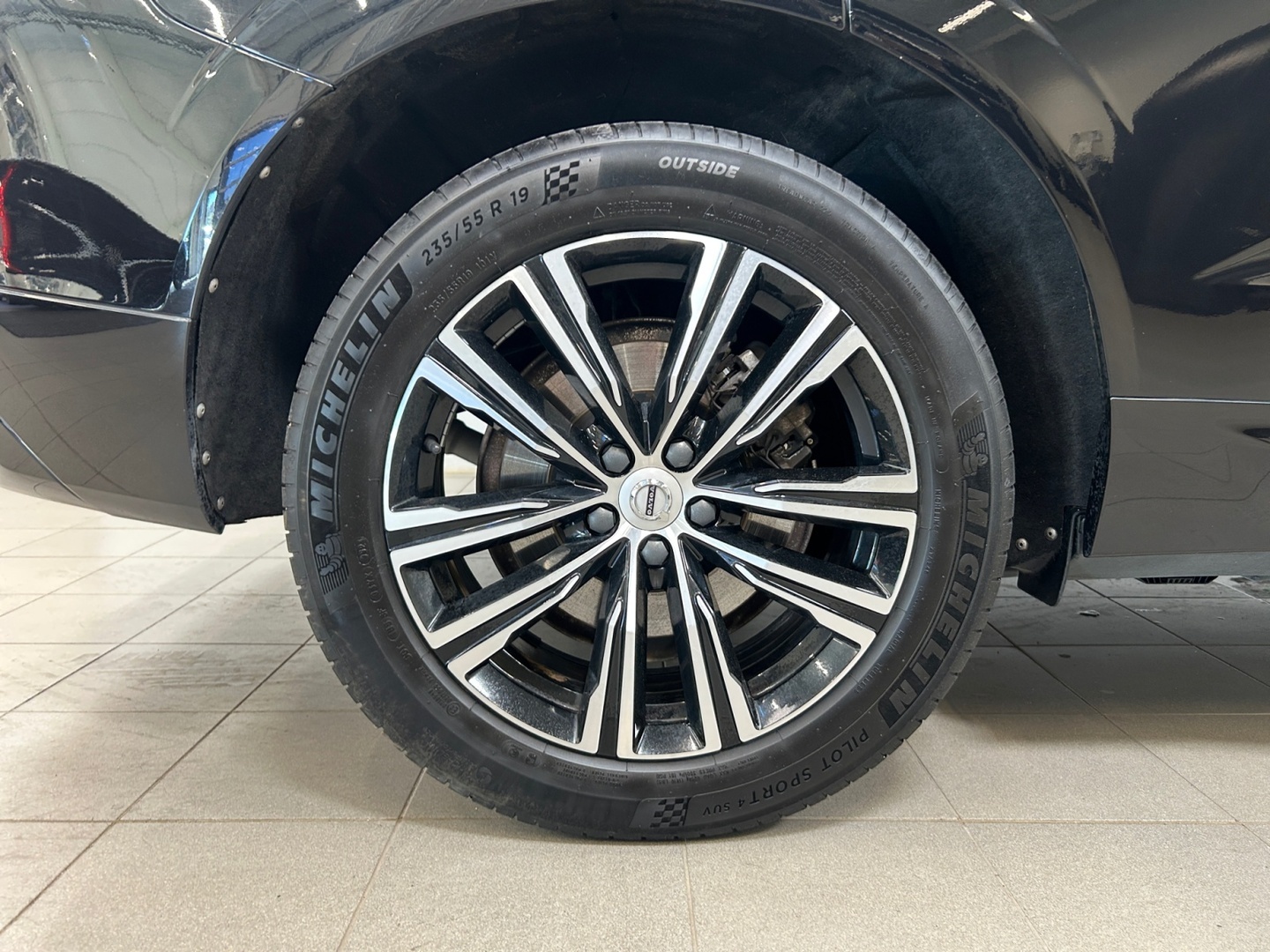 VOLVO XC60 2022