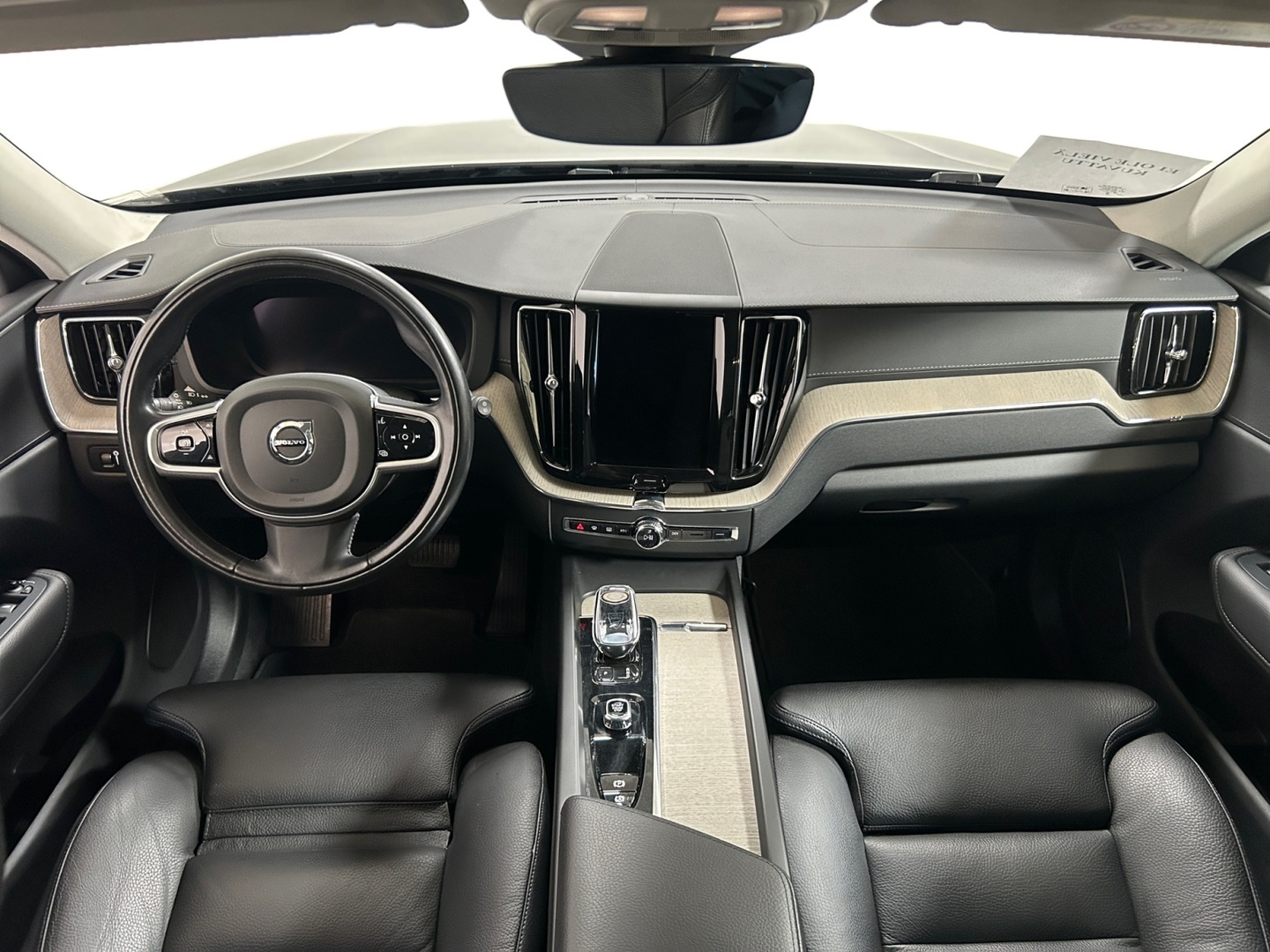 VOLVO XC60 2022