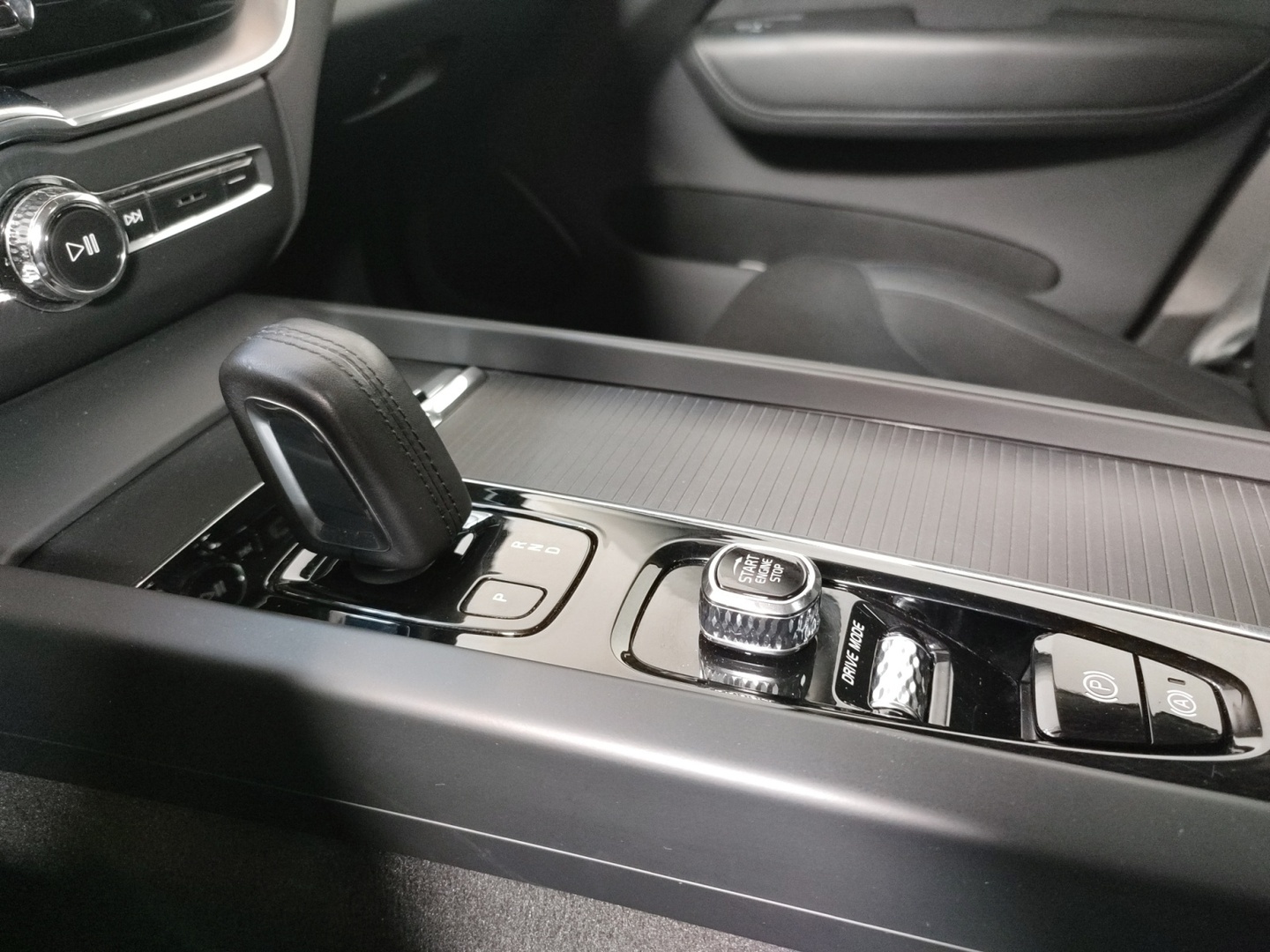 VOLVO XC60 2020