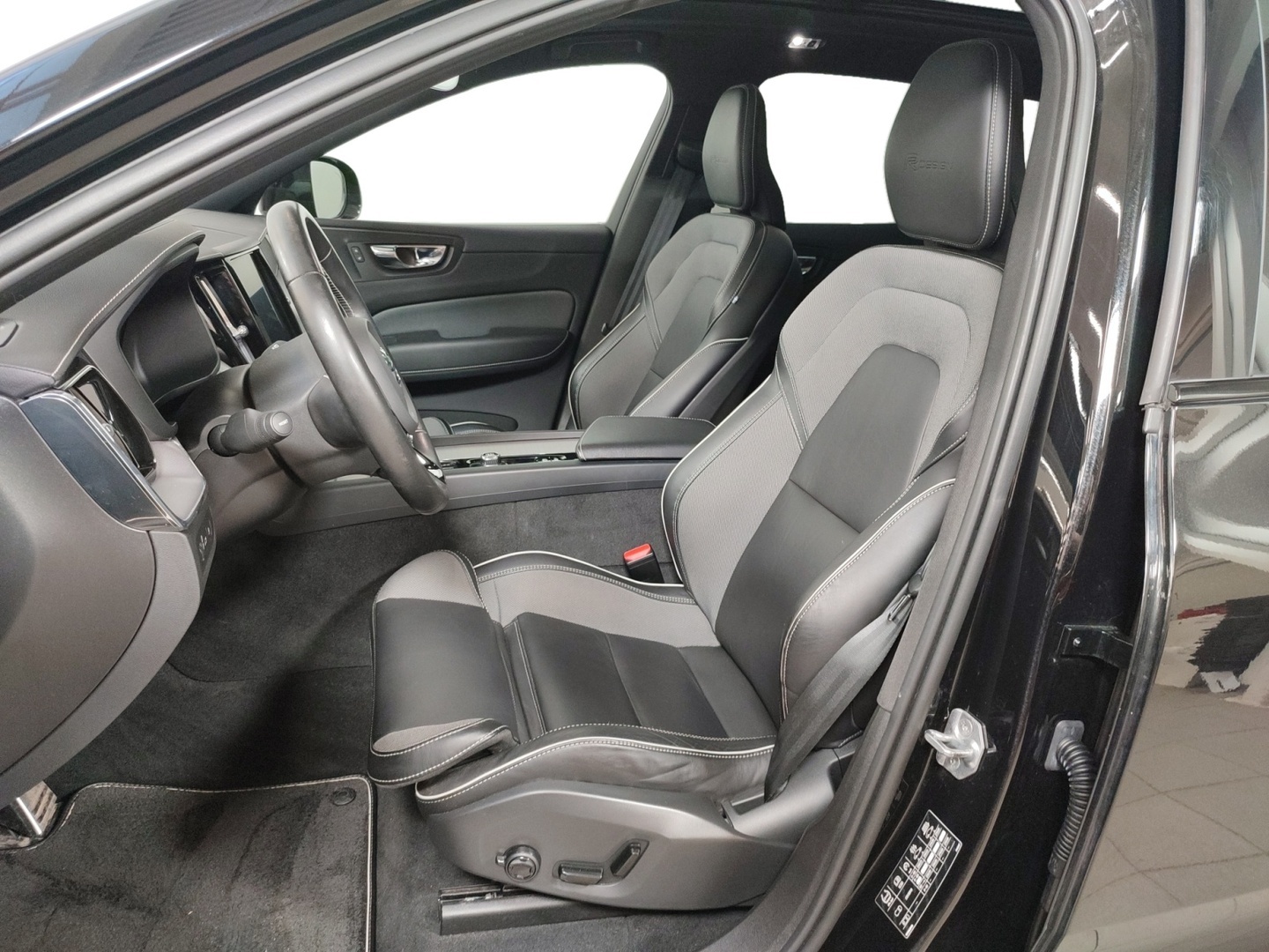 VOLVO XC60 2020