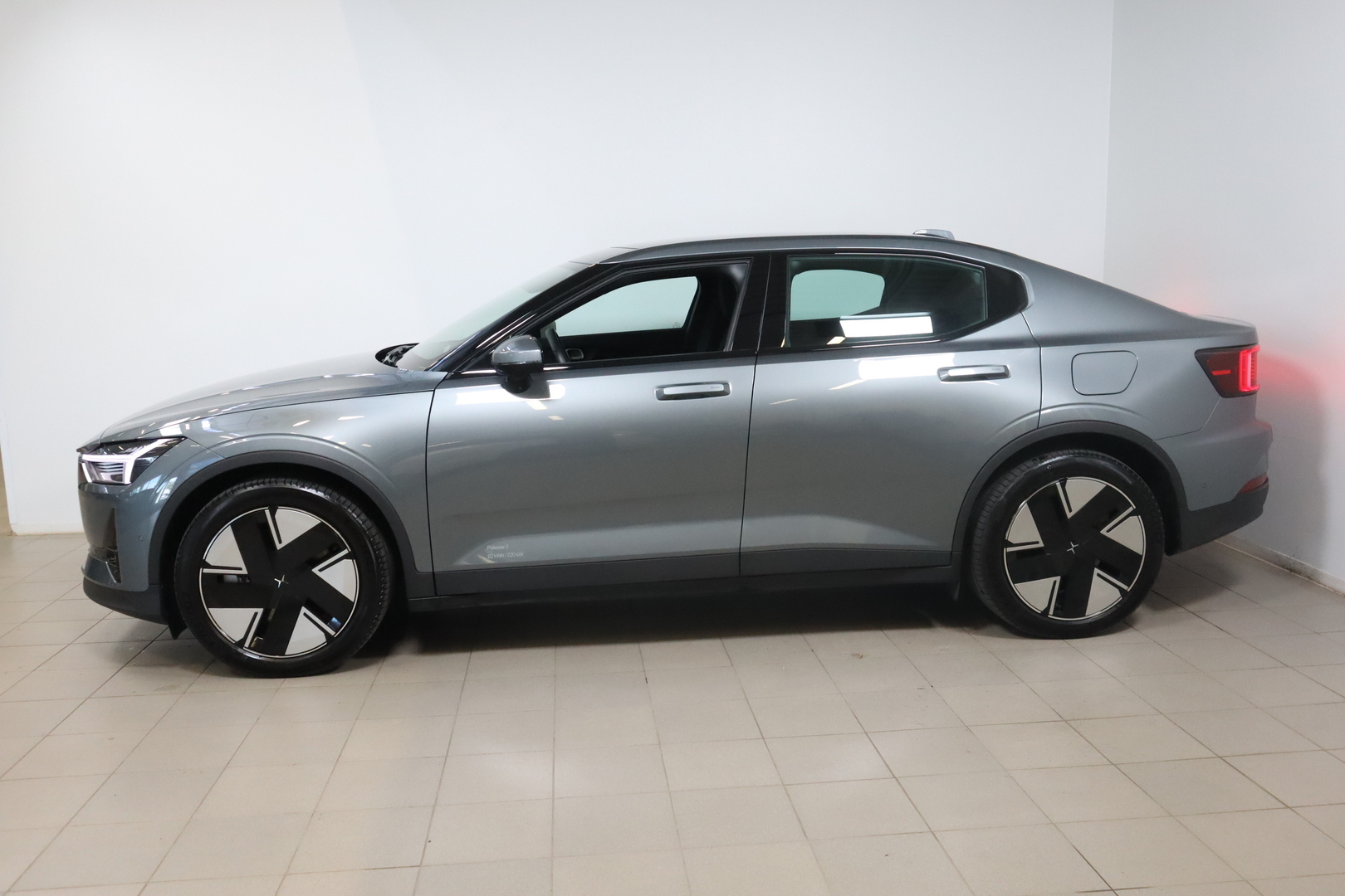 POLESTAR 2 2025