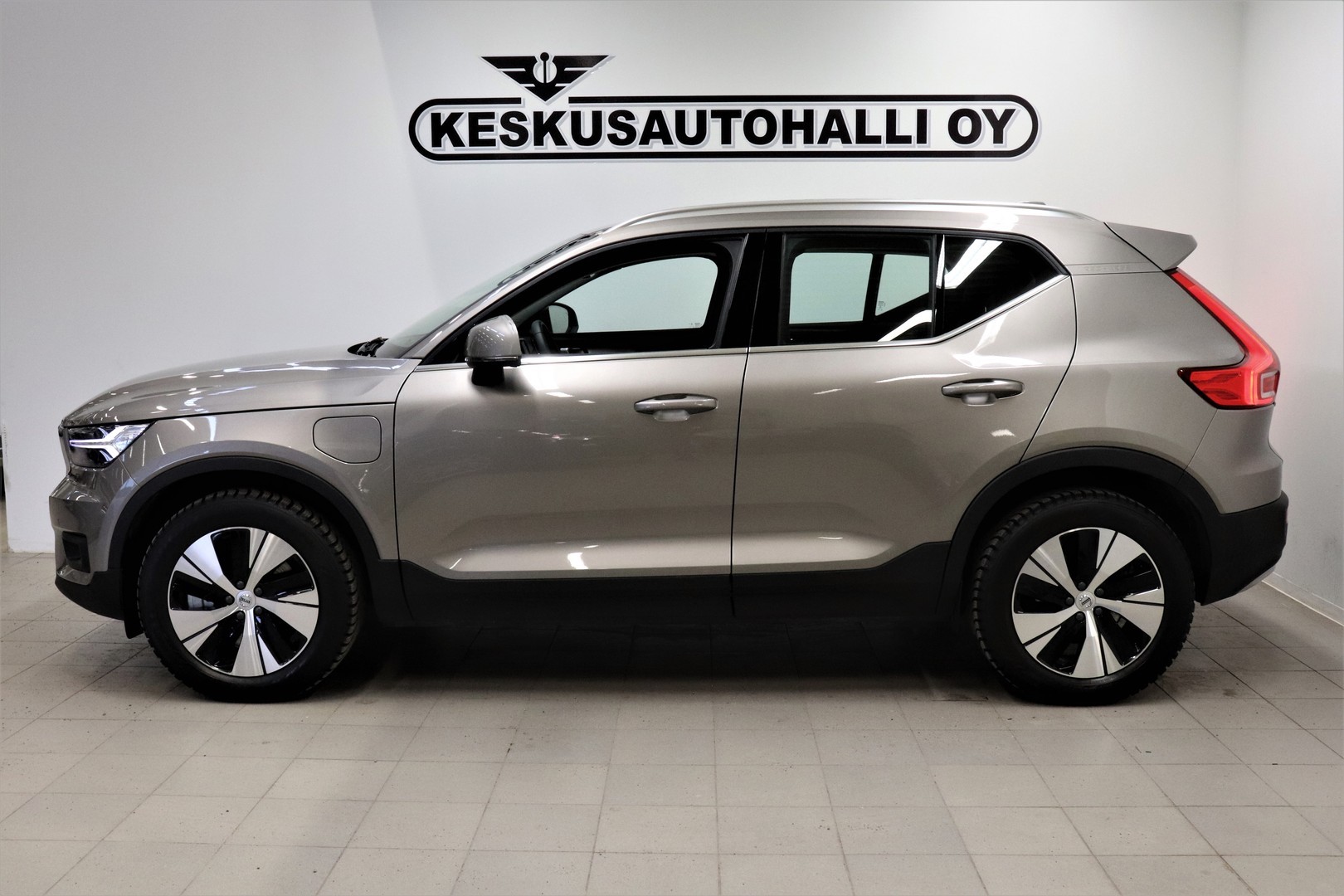 VOLVO XC40 2021