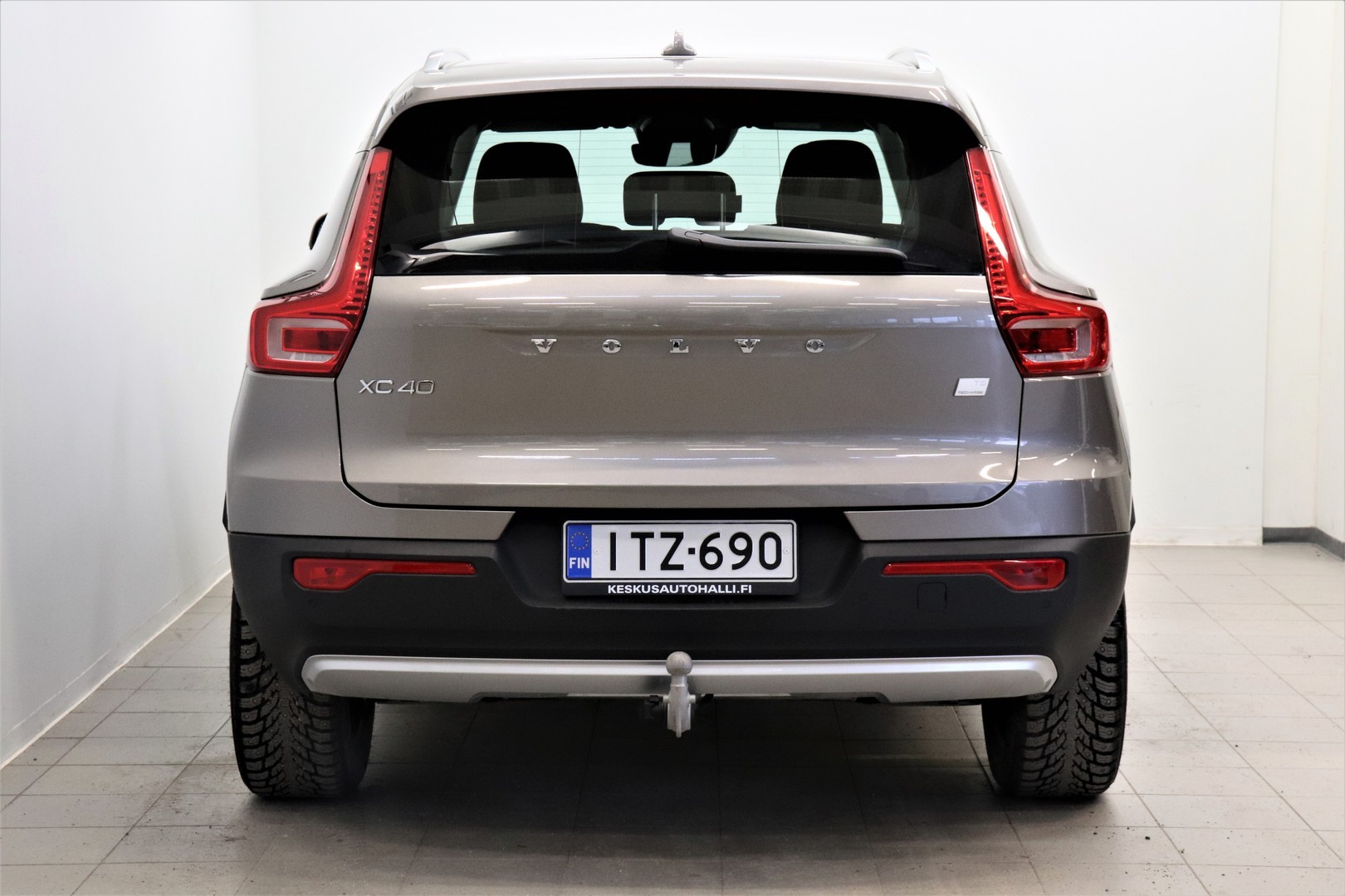 VOLVO XC40 2021
