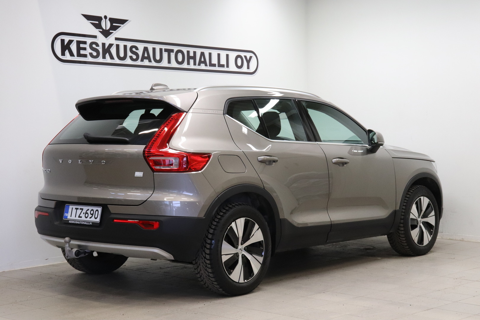 VOLVO XC40 2021