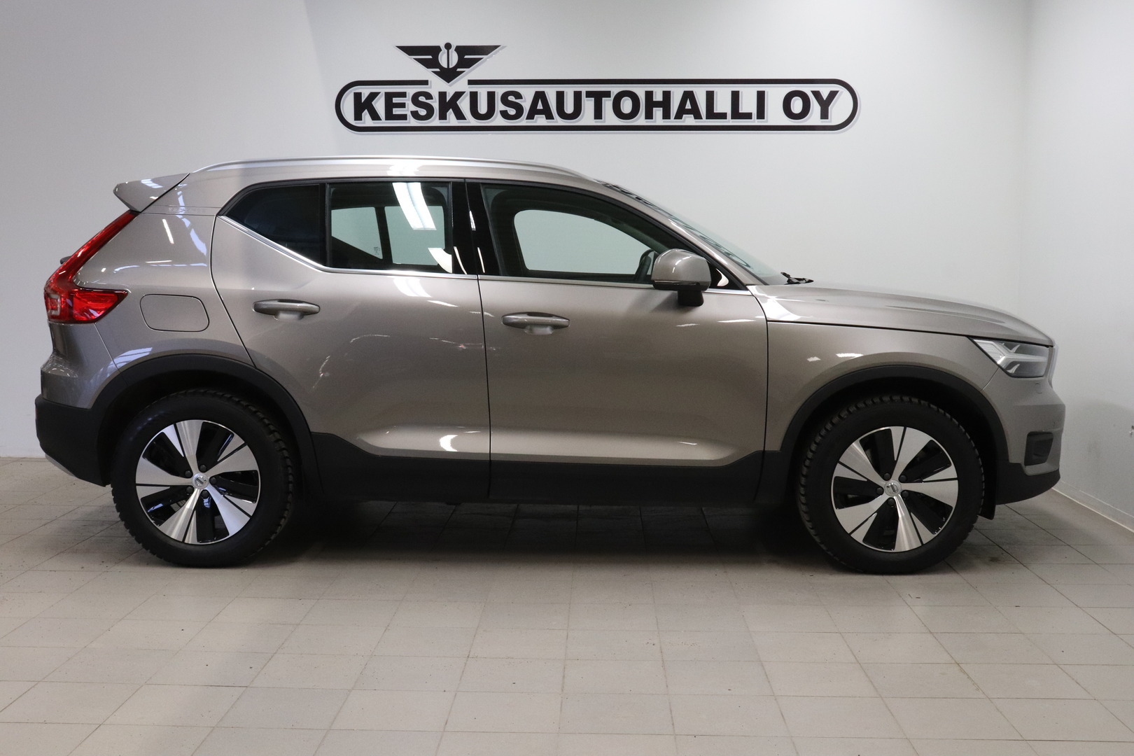 VOLVO XC40 2021