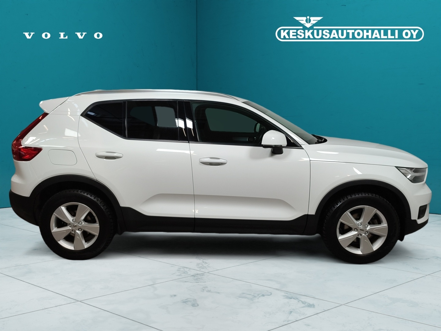 VOLVO XC40 2021