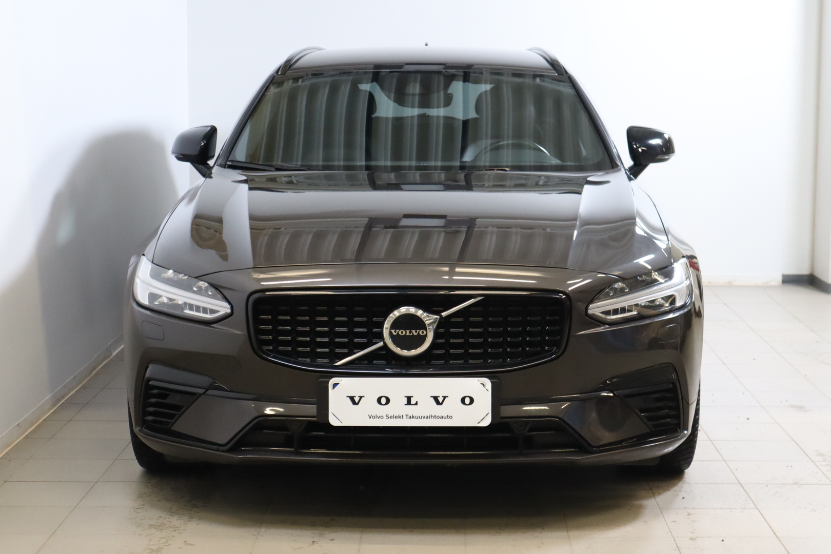 VOLVO V90 2021