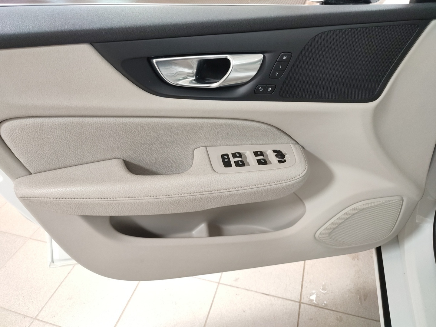 VOLVO V60 2020