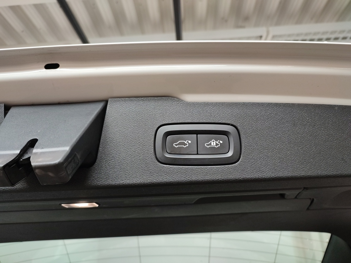 VOLVO V60 2020
