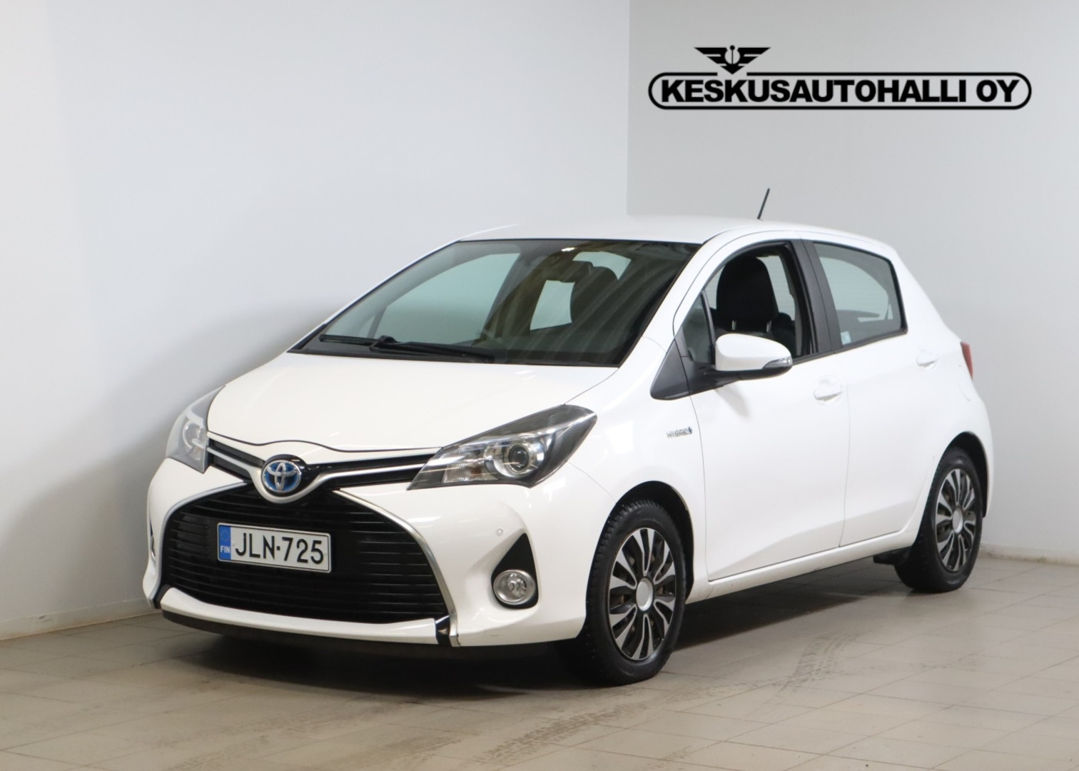 TOYOTA Yaris 2016