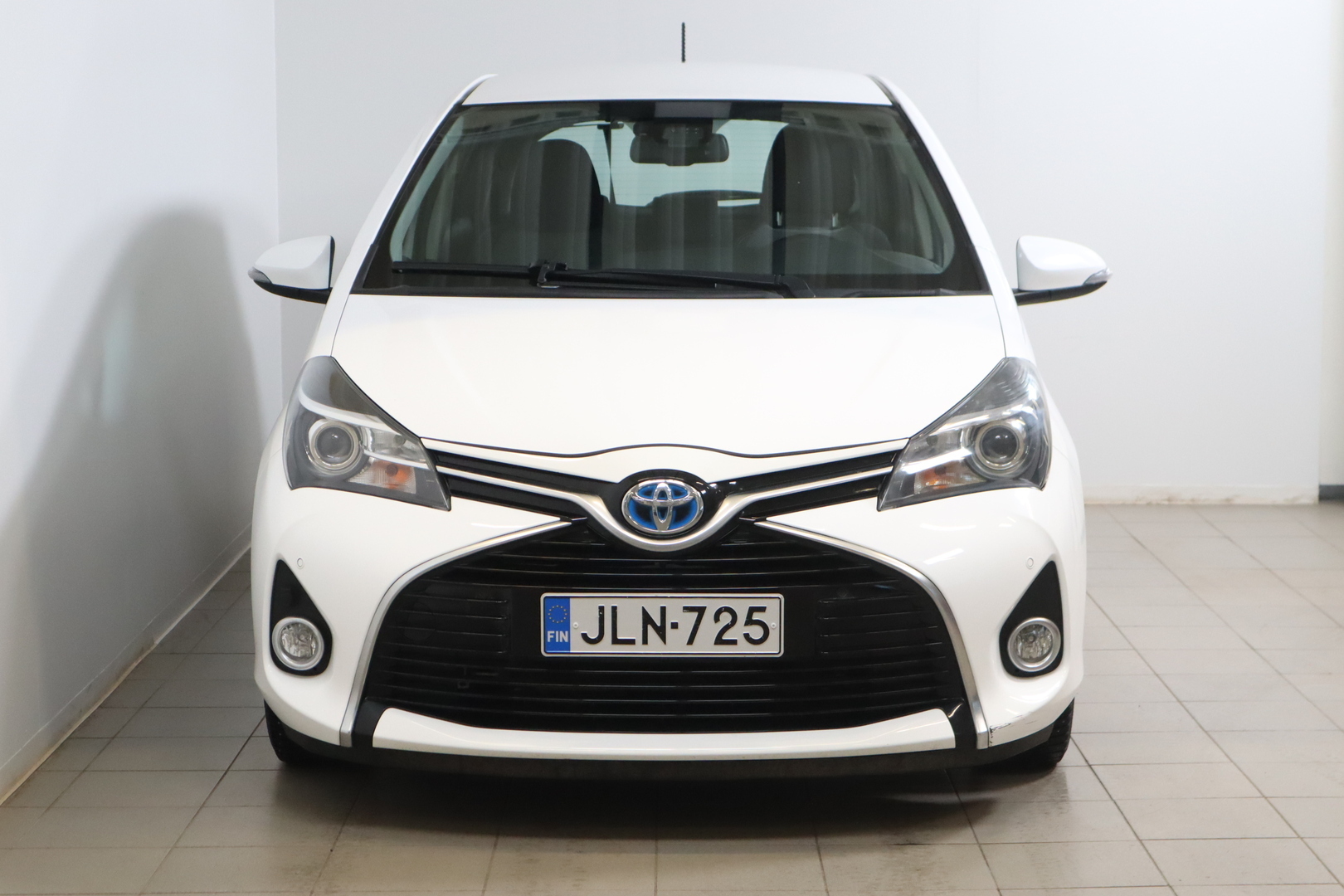 TOYOTA Yaris 2016